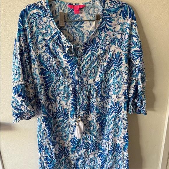 Lilly Pulitzer Dresses & Skirts - Lilly Pulitzer Vibrant Blue and White Floral Dress